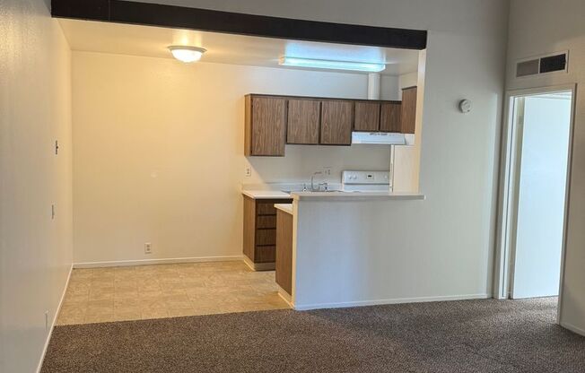 1 bed, 1 bath, $1,070, Unit 66