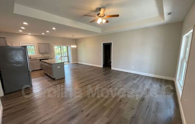 5 LOMBARD LN