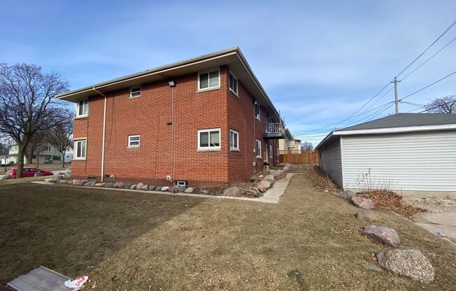 4640 N. 76th St.