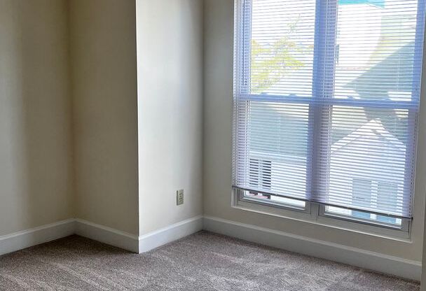 2 beds, 2 baths, 1,037 sqft, $1,825, Unit 808 #3B