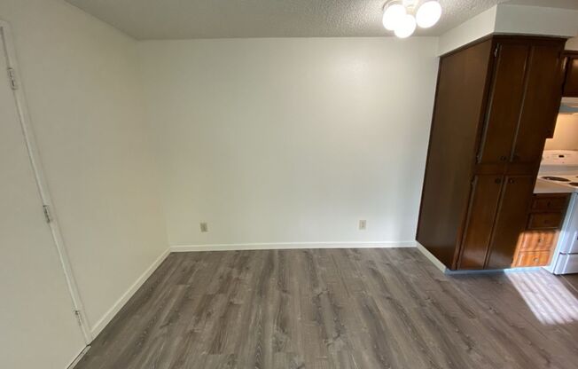 1 bed, 1 bath, 510 sqft, $1,095, Unit 3817 24th Pl NE