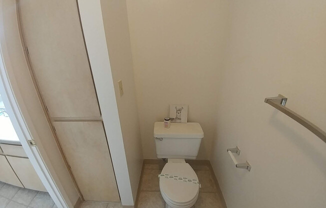 3 beds, 2 baths, 1,239 sqft, $2,015, Unit 1690-206