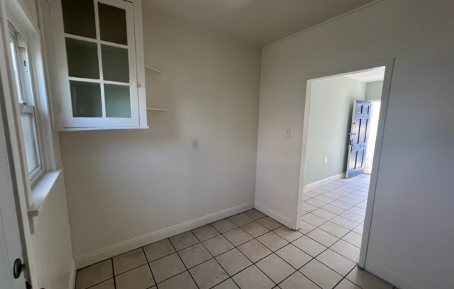 2 beds, 1 bath, 1,000 sqft, $2,300, Unit 1033 1/2  E 2nd Street