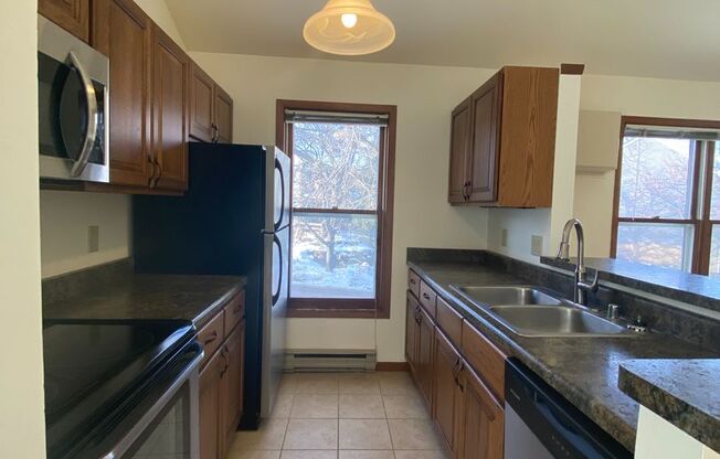 2 beds, 1 bath, 950 sqft, $1,795, Unit 7641CD