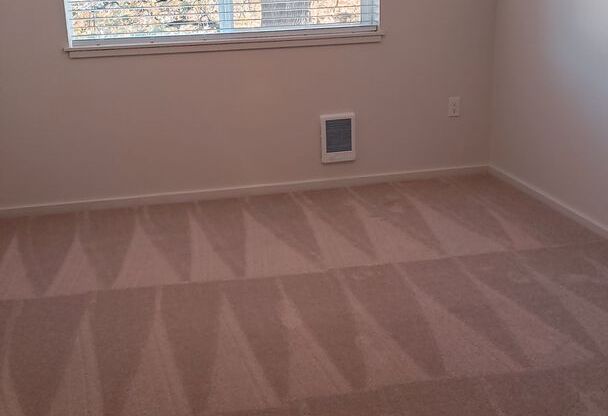 1 bed, 1 bath, 665 sqft, $1,465, Unit 228