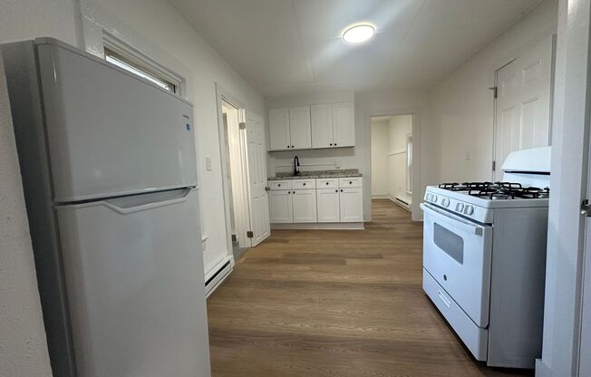 1 bed, 1 bath, $1,400, Unit 2-B