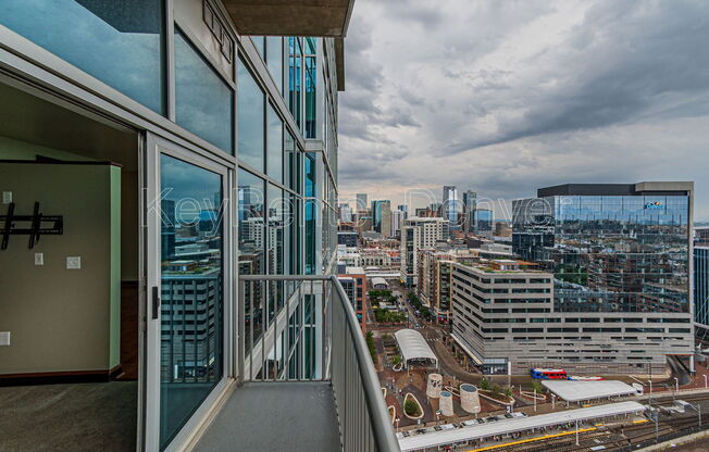 1 bed, 1 bath, 669 sqft, $2,300, Unit 2107