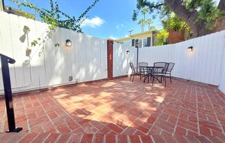 Oxnard St 12550