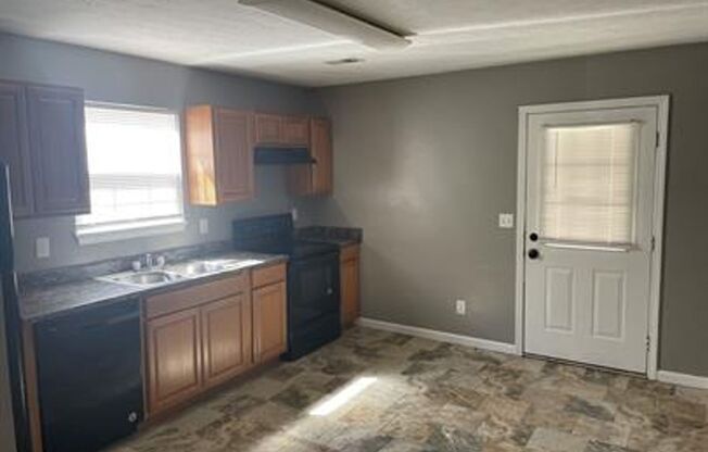 2 beds, 1 bath, 809 sqft, $950, Unit 3B