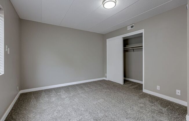 2 beds, 1 bath, 886 sqft, $1,095, Unit 1630 #06