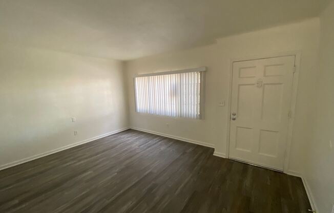 2717 N. Crescent Ave.