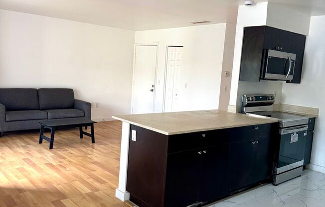1 bed, 1 bath, 713 sqft, $1,395, Unit 168