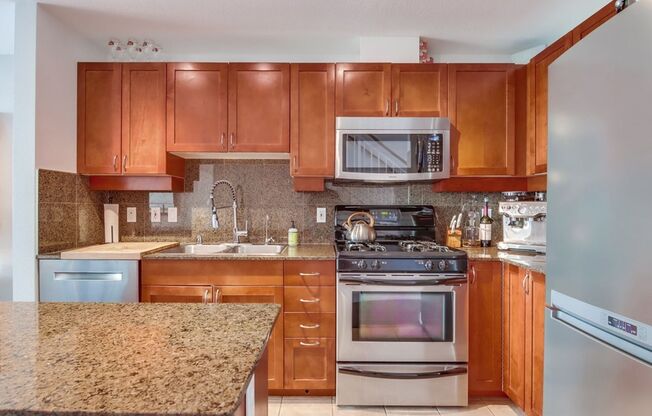 2 beds, 2.5 baths, $3,750, Unit 1112