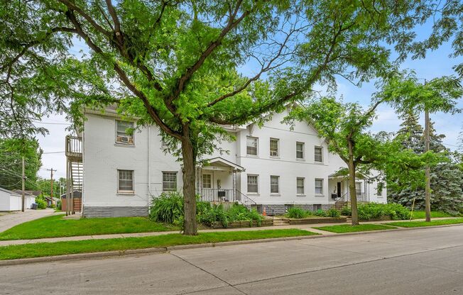 Cute Studio with a Gorgeous View!  Located in the Longfellow Neighborhood