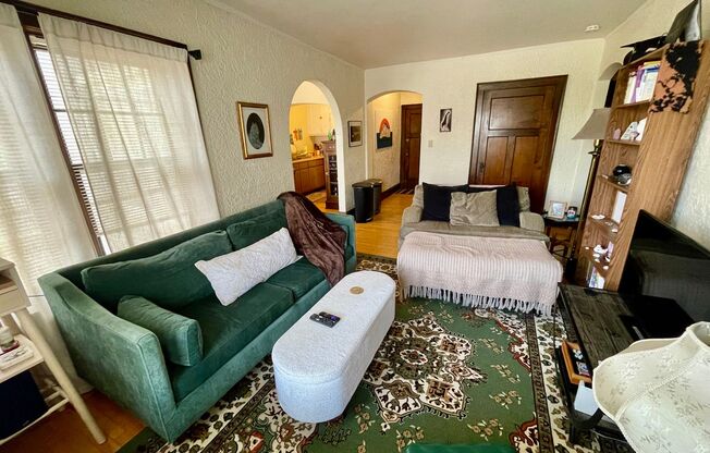 1 bed, 1 bath, $1,015, Unit 208