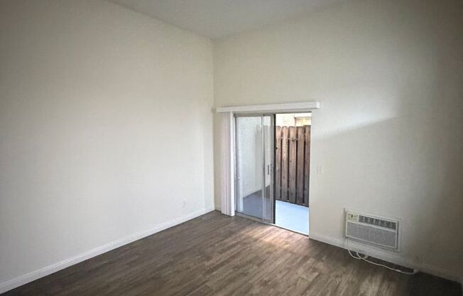 Studio, 1 bath, 435 sqft, $1,595, Unit 107
