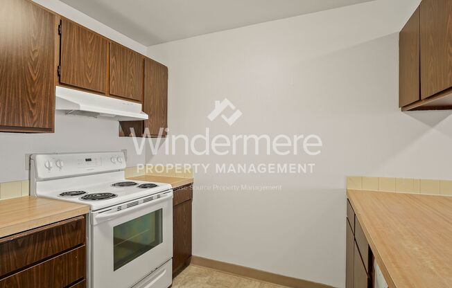 2 beds, 1 bath, 714 sqft, $1,050, Unit 04