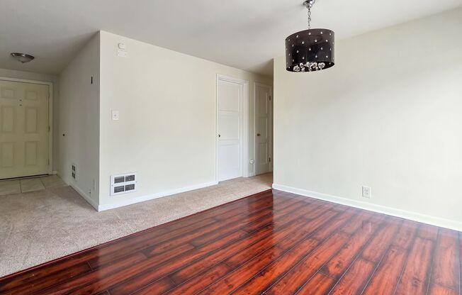 Bellevue Rambler Near Downtown – Incredible Value