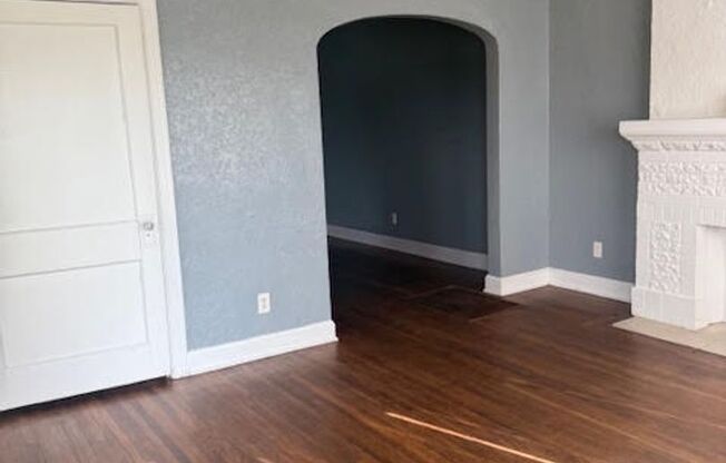 1930's Charming duplex