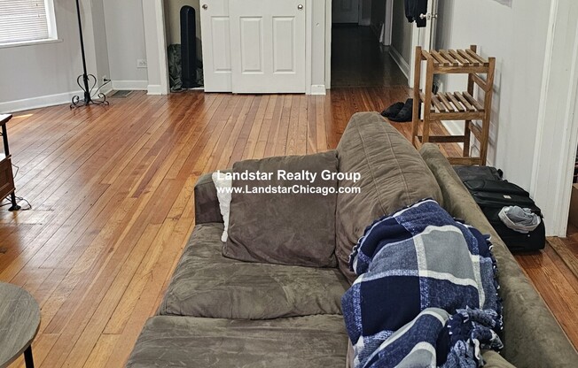 1419 W GRAND AVE