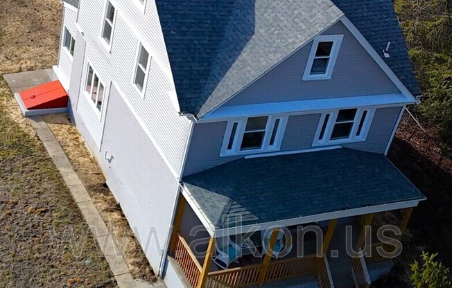 322 CRANE AVE