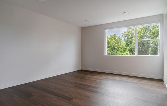 1 bed, 1 bath, $2,275, Unit 403