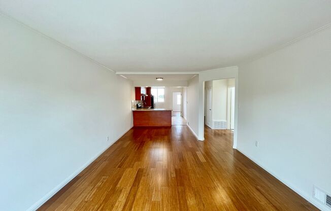 Beach Lover SF Home 4BR/2BA + Bonus Room! Large Yard! Outer Sunset! PROGRESSIVE