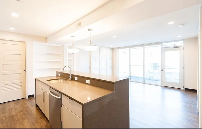 2 beds, 2 baths, $4,250, Unit Unit 209