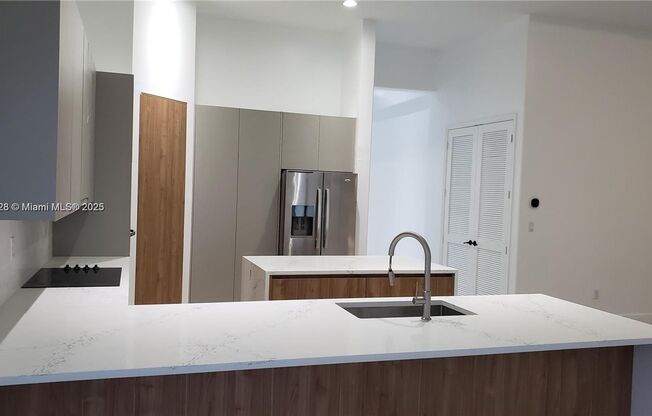 8280 NW 28TH ST COOPER CITY, FL 33024