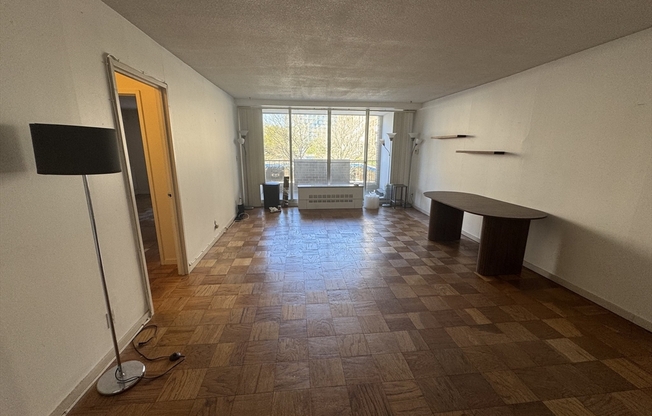 1 bed, 1 bath, 870 sqft, $2,800, Unit 307