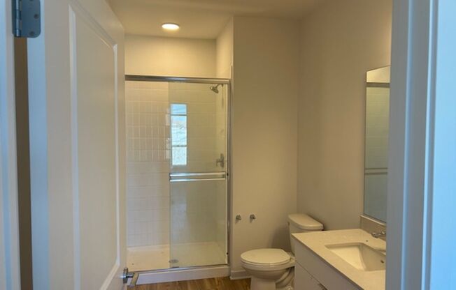 2 beds, 2 baths, 1,010 sqft, $2,595, Unit 4800 157th Street - 401