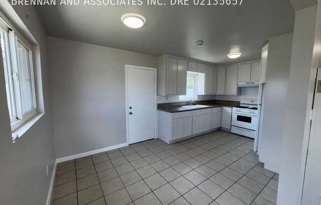 806 S 33 ST