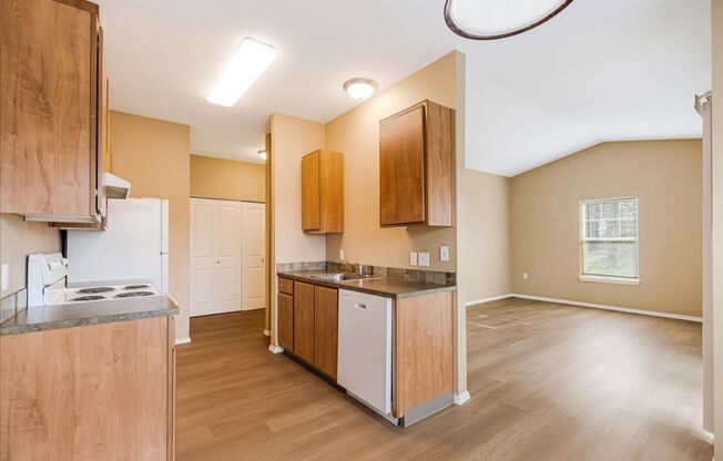 2 beds, 2 baths, 1,005 sqft, $1,400, Unit 5945-201