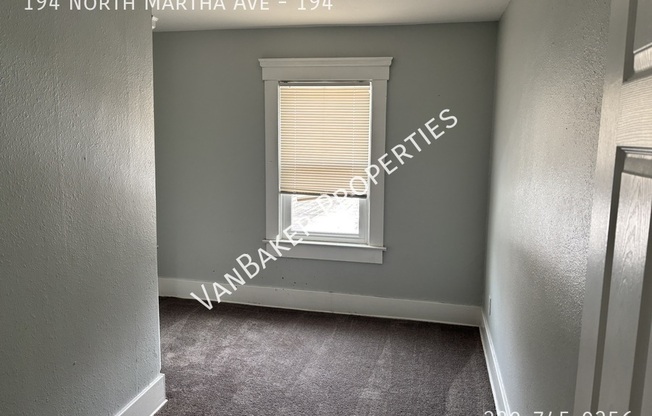 194 N MARTHA AVE