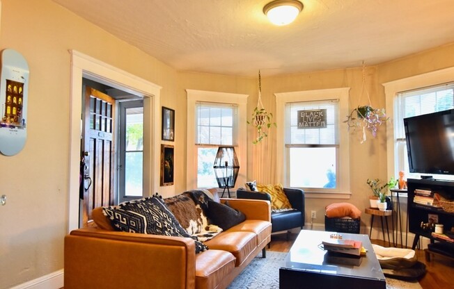 34 ALICIA RD