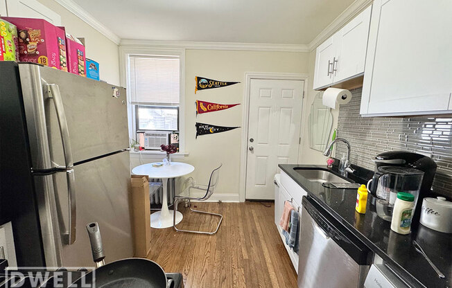 2535 N Seminary Ave