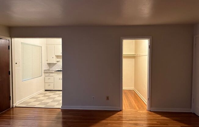 Studio, 1 bath, 550 sqft, $1,195, Unit E02