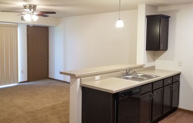 2 beds, 1 bath, 828 sqft, $950, Unit 209