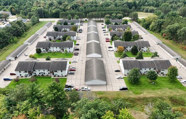 2 beds, 1 bath, 918 sqft, $1,145, Unit RV 1200-37