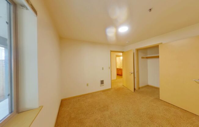 2 beds, 1 bath, $1,600, Unit 2