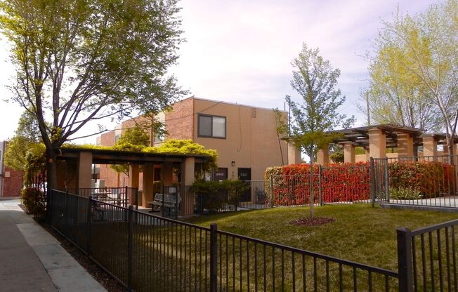 2 beds, 1.5 baths, 800 sqft, $1,055, Unit Unit 15