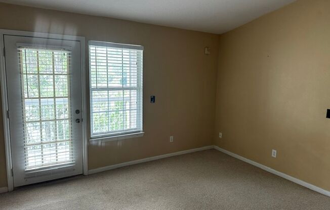Private, Spacious, Gated and Super Cute 1 Bed room in The Villas at Timberlin Park!!!