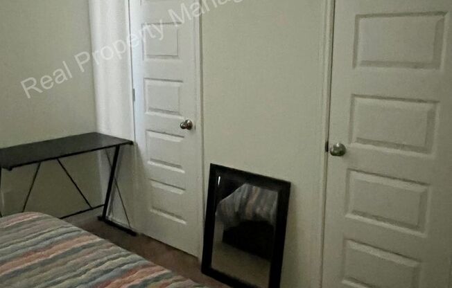 1 bed, 1 bath, $1,200, Unit Bedroom & Bathroom (Downstairs)