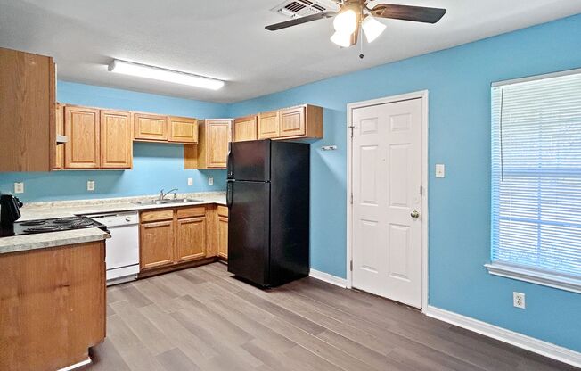 Charming 3 bedroom, 2 bath Home - Jefferson Heights!