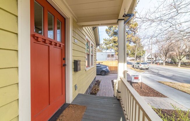 Beautiful Gem in the heart of Downtown! 2 Bedroom, 1 Bath and Bonus Area