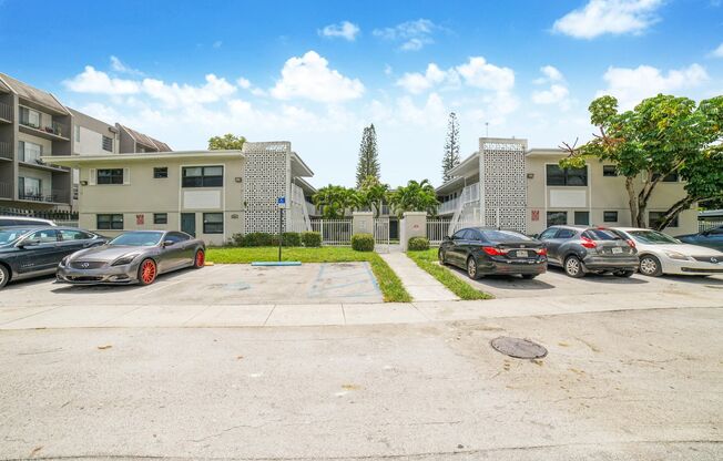 1 bed, 1 bath, $1,645, Unit 1530-04