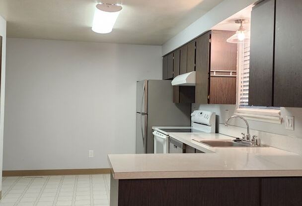 2 beds, 1 bath, 821 sqft, $1,650