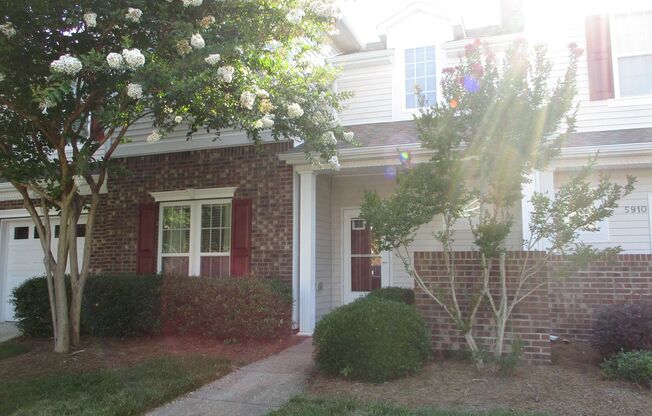 Pretty 3 Bedroom Townhouse in the Clemmons/West Winston area