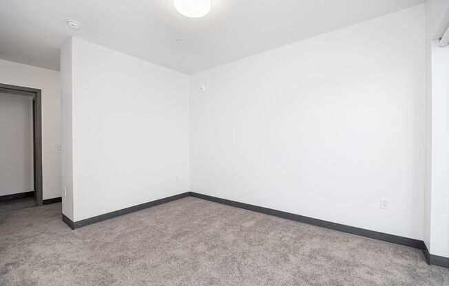 2 beds, 2 baths, 987 sqft, $1,750, Unit 412