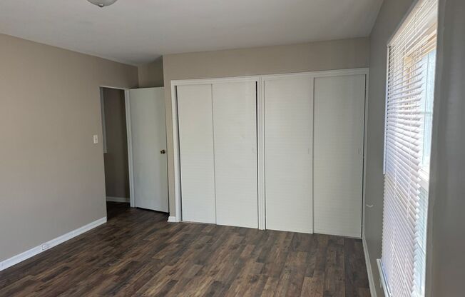 2 beds, 1 bath, $1,095, Unit 379 N Roosevelt Ave-Unit 3